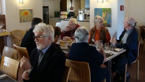 Beim Mittagessen