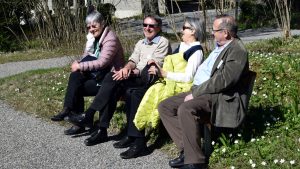 Verdauungsschwatz an der Sonne