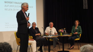 Luigi Pedrocchi bedankt sich und lädt zum Apéro ein