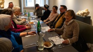 Bevor es losgeht, gib es ein feines Mittagessen