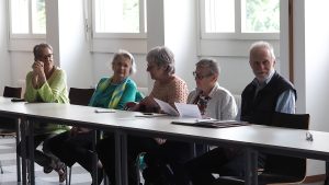 vor der Mitgliederversammlung