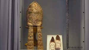 Mytra und Bischofsschuhe